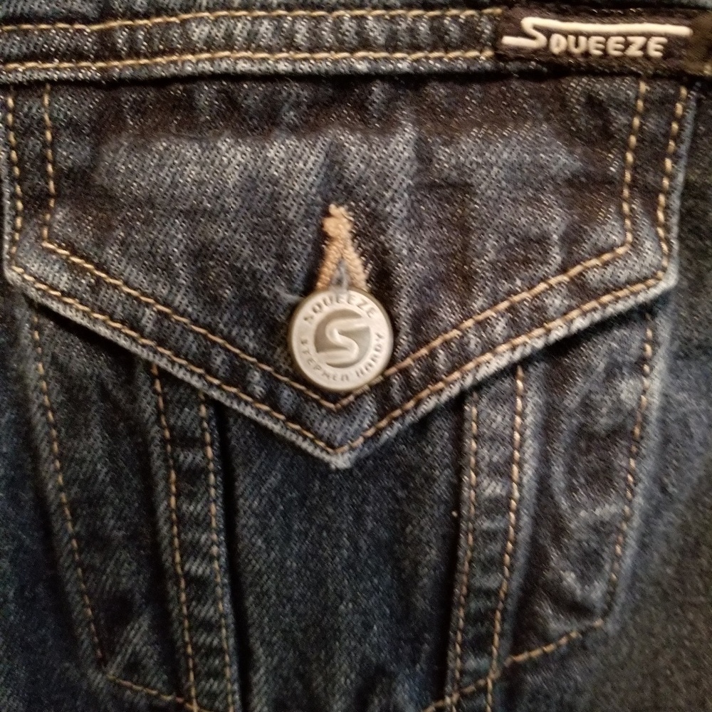 Squeeze Jean Jacket - Picture 3 of 4
